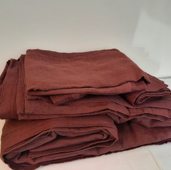 *Hotel Embroidered king Linen duvet cover & 2 Standard shams WINE MSRP $6… - Picture 13 of 16